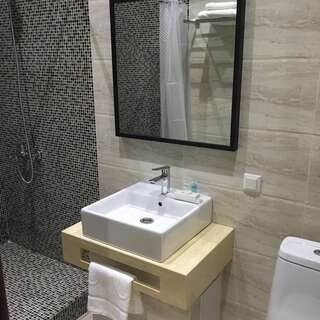 Отель Orynbor Boutique Hotel Нур-Султан Большой двухместный номер с 1 кроватью или 2 отдельными кроватями-5